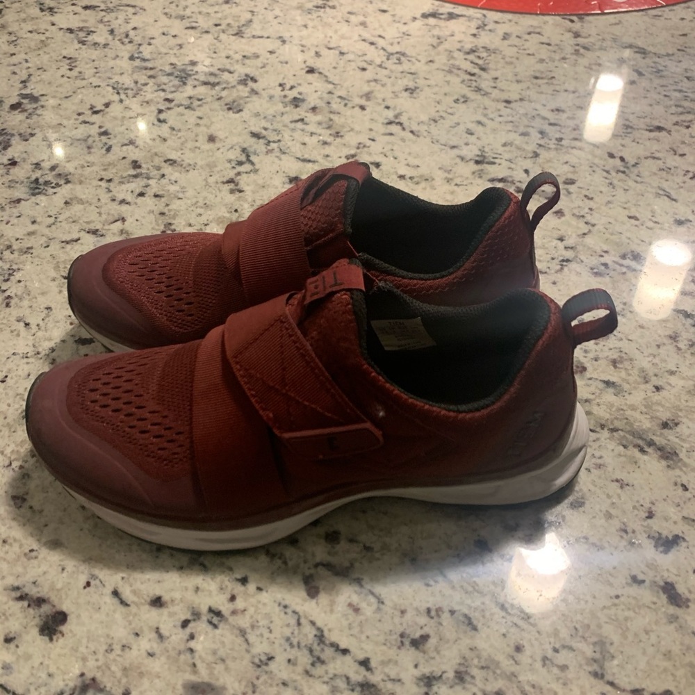 Tiems cycling shoes with clips